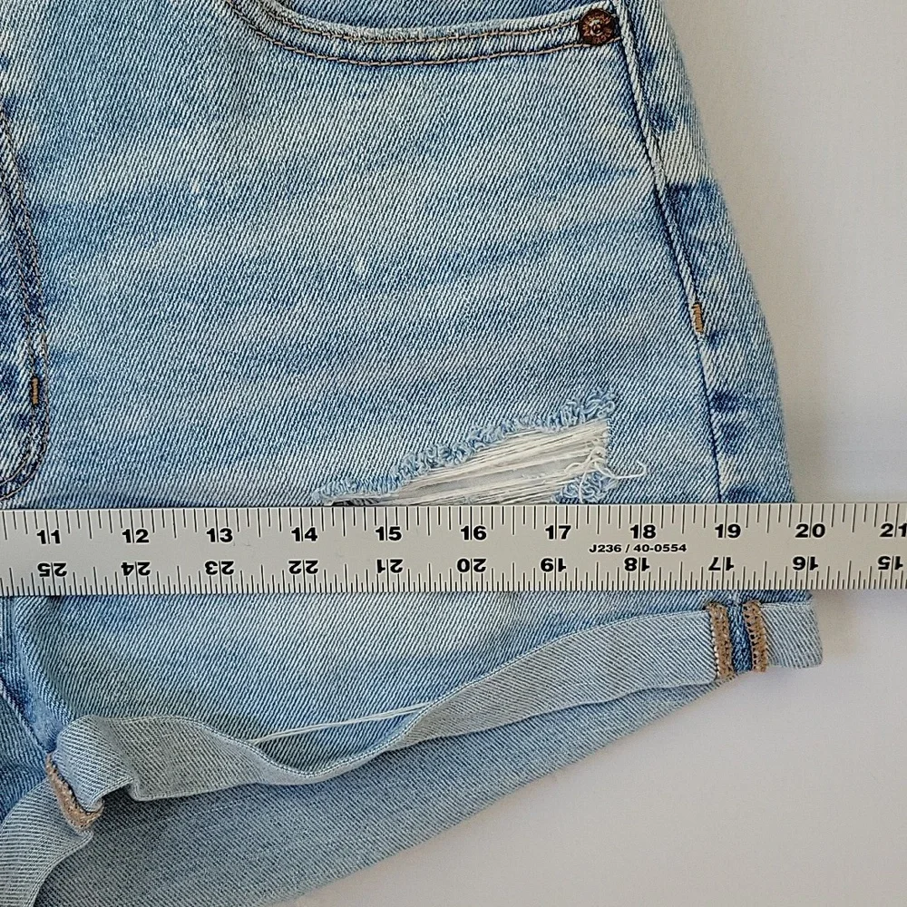 American Eagle Outfitters mom shorts